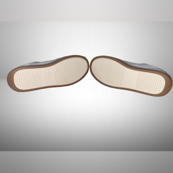 New Women’s Size 7 and 8 White/Green/Grey Alec Distressed Leather Sneaker - Picture 4 of 6